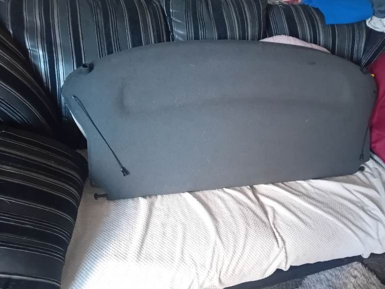 Fiesta lifestyle 2002 parcel shelf/rear windowwiper  arm