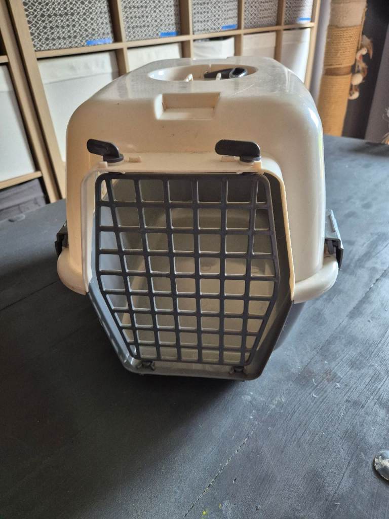 Cat carrier