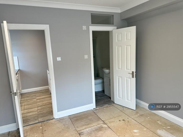 Studio flat in Broomgrove Gardens, Edgware, HA8 (#2955547)