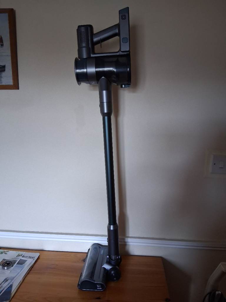 Cordless Battery Powered Vacuum Cleaner – Grey, AS NEW Condition