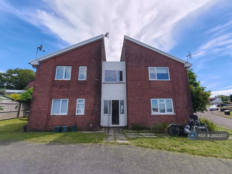 Studio flat in Birchgrove, Swansea, SA7 (#2933307)