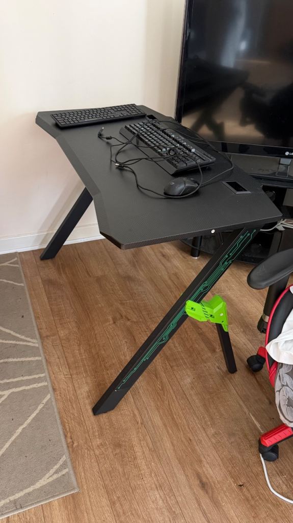 Gaming desk 