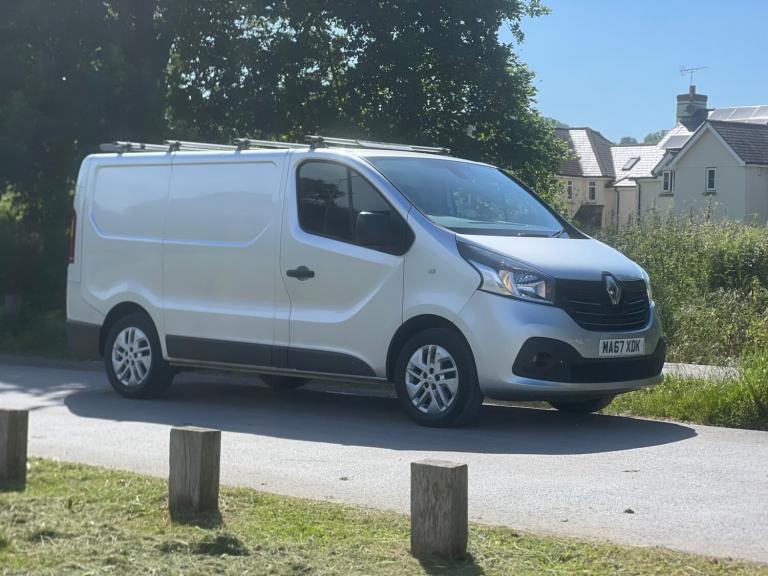 2017 Renault Trafic SL27 dCi 120 Sport Nav Van PANEL VAN Diesel Manual