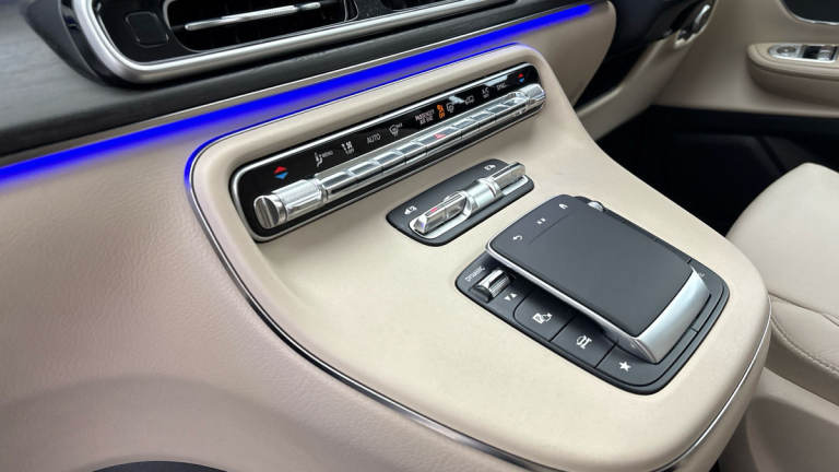 2025 Mercedes-Benz V-Class 2.0 V220d Premium MPV 5dr Diesel G-Tronic+ Euro 6 (s/s) (8 Seat, Extra...