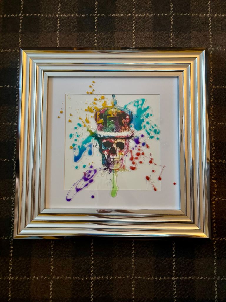 Mirror frame liquid art skull with crown