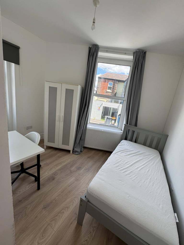 Spacious & Cosy single room for rent BS16 2JD