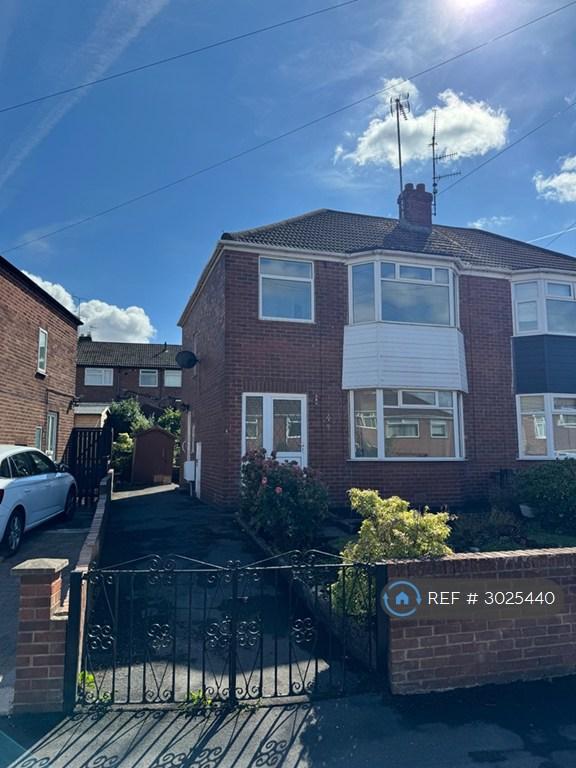 3 bedroom house in Montcalm Crescent, Leeds, LS10 (3 bed) (#3025440)
