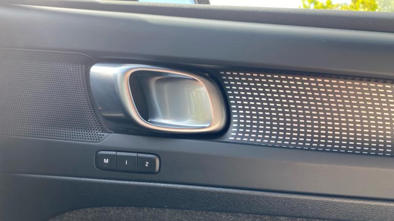 2025 Volvo XC40 2.0 B3P Plus Dark 5dr Auto Petrol Estate Estate Petrol Automatic