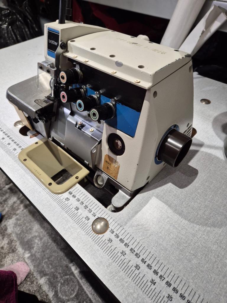 BROTHER Industrial overlocker machine