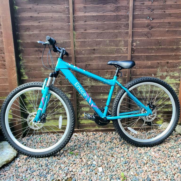 Next to  new apollo entice hardtail mtb disc brakes  suitable for junior or adult small frame