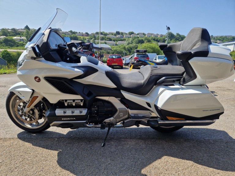 HONDA GL1800 GOLD WING  TOUR DCT