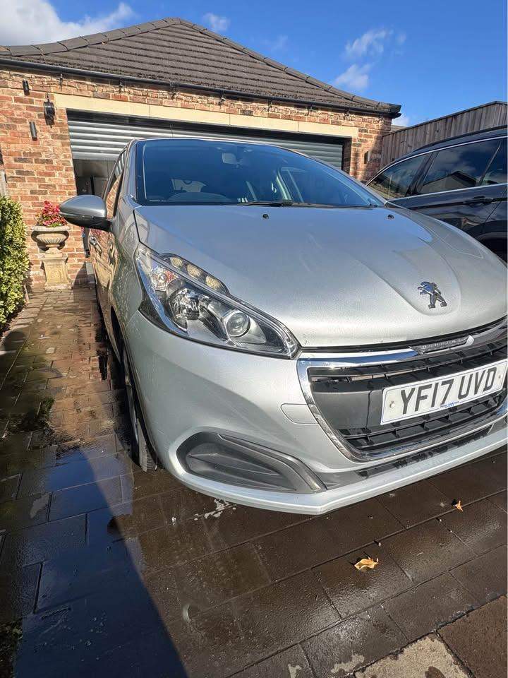 Peugeot, 208, Hatchback, 2017, Manual, 1199 (cc), 5 doors