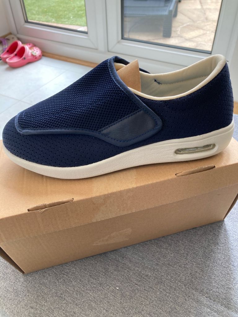 Ladies wide fit shoes
