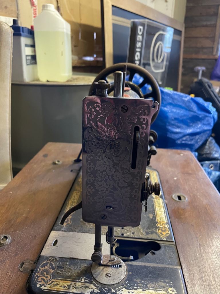 Singer sewing table