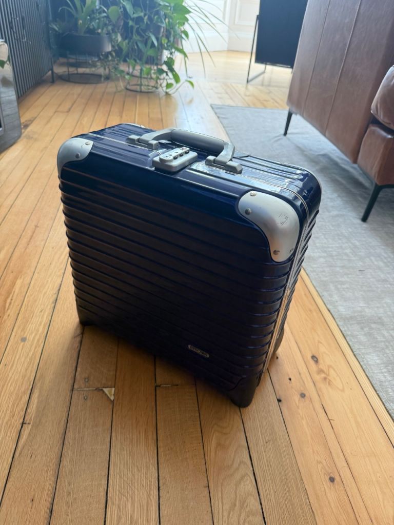 Rimowa Salsa Carry-On Suitcase  2 wheels 23L Navy
