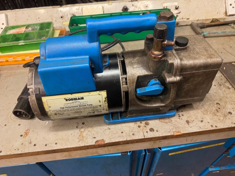 Refrigeration vac pump