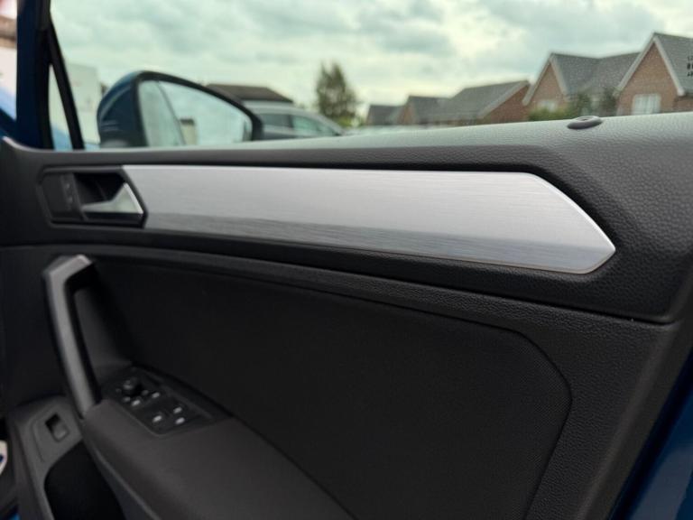 2019 Volkswagen Tiguan 2.0 TDI SE Navigation DSG 4Motion Euro 6 (s/s) 5dr ESTATE Diesel Automatic