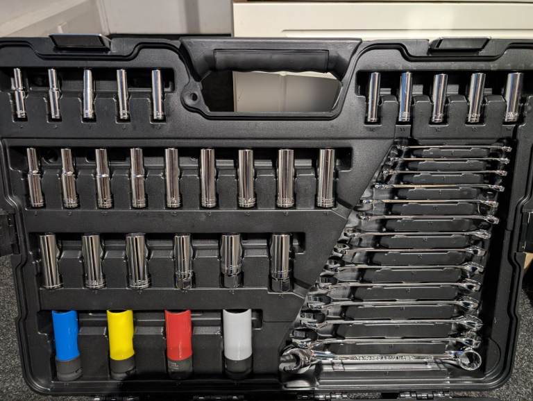 image for Halfords advanced 175pcs socket set