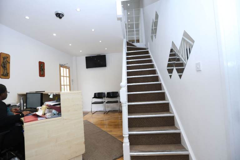 Beautiful Service Office with Wifi and other Amenities