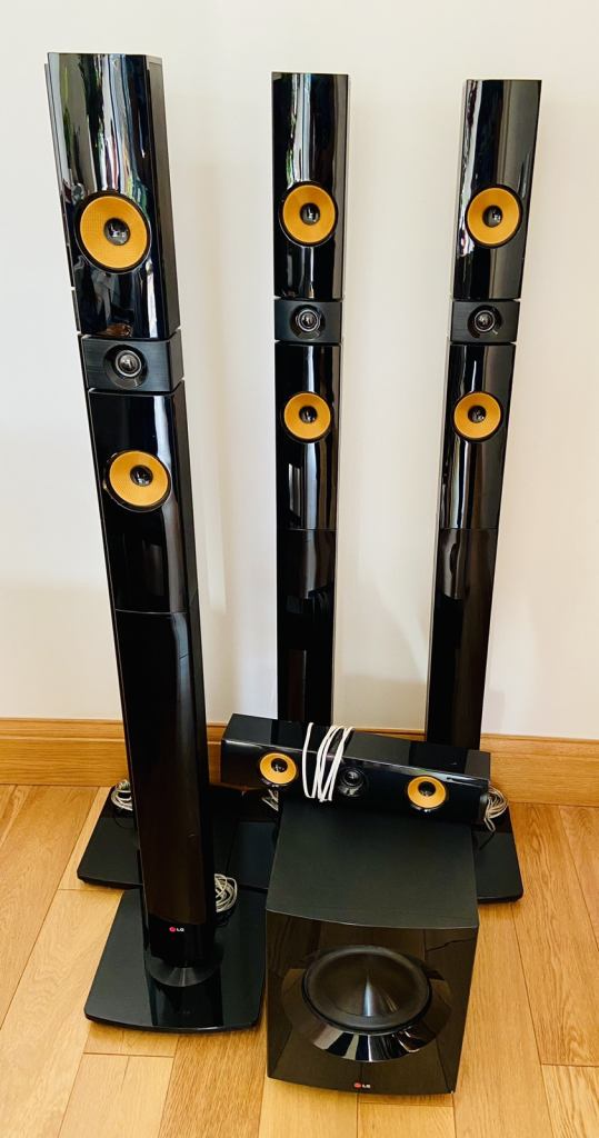 LG Home Cinema Speakers S73T1- 5.1 + LG W3-2 Wireless Receiver for rear speakers