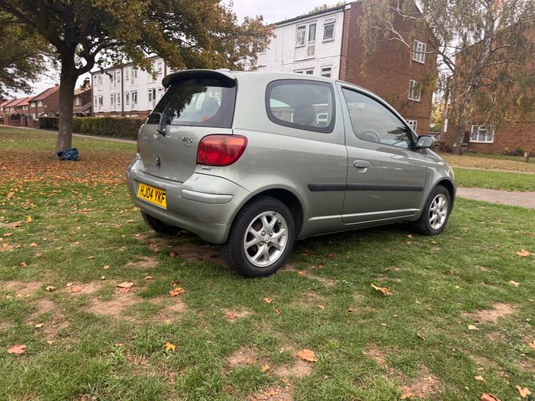 2004 Toyota Yaris 1.3 VVT-i T Spirit 3dr HATCHBACK Petrol Manual