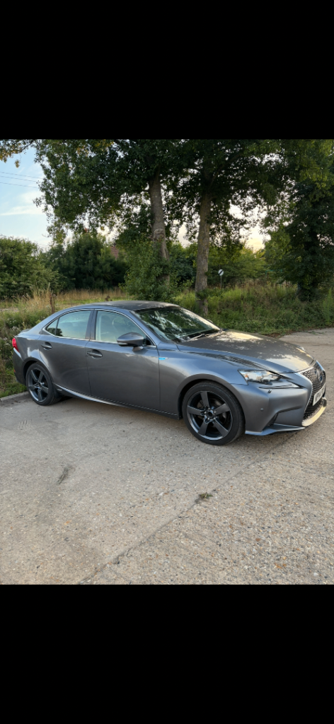 Lexus is300h hybrid 