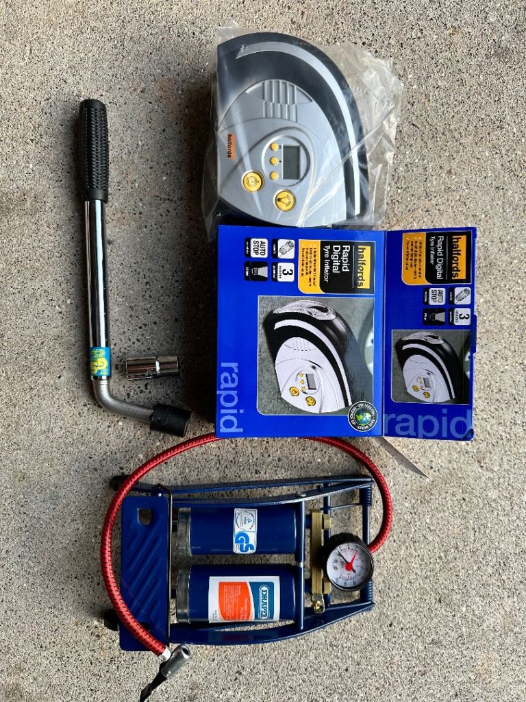 Tyre Inflator/Foot pump/Breaker bar