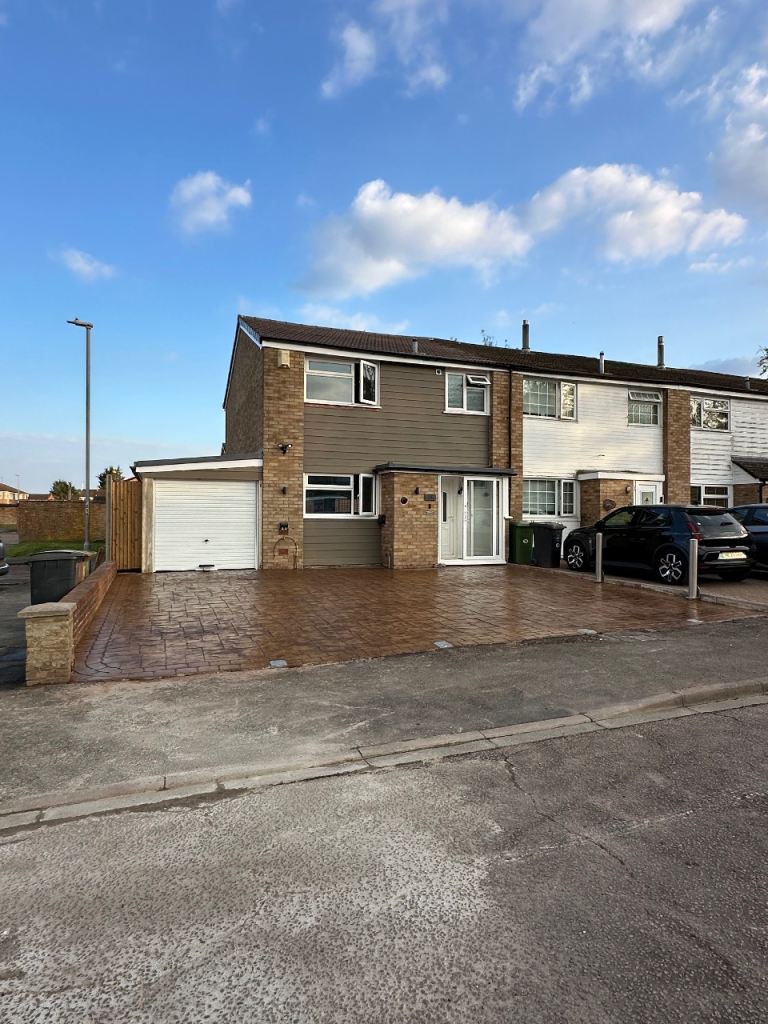 Newly refurbished to a high standard 3 bedroom house for rent in luton 