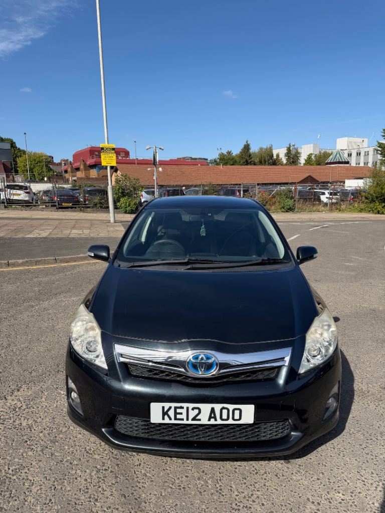 Toyota, AURIS, Hatchback, 2012, Semi-Auto, 1798 (cc), 5 doors