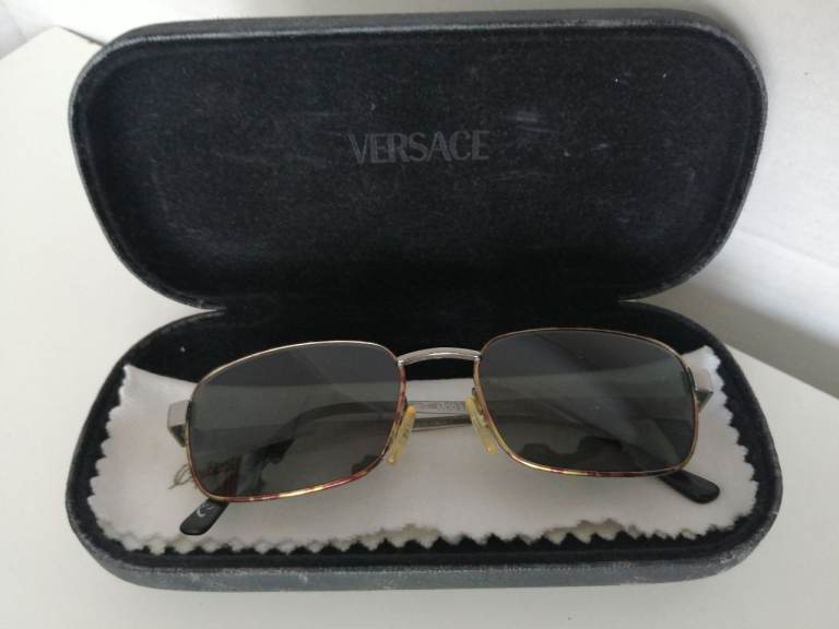 Versace sunglasses with box + cleaning cloth