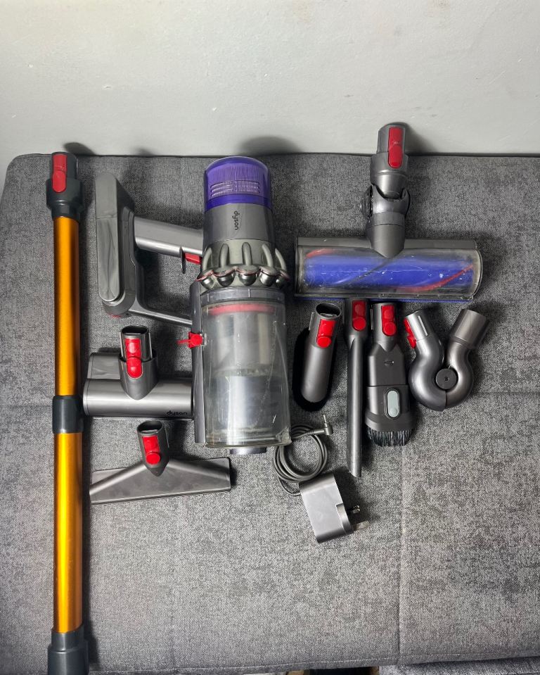 Dyson v11 