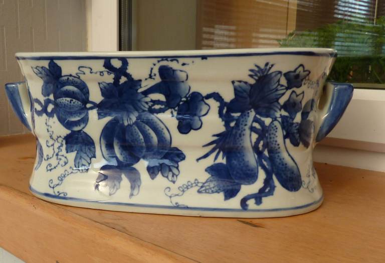 Blue And White Trough 34cm In Length ( NO TEXTS PLEASE ) 