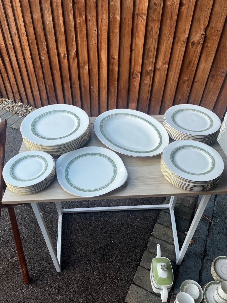Bone china 97 piece “Rondelay” Royal Dolton dinner set 