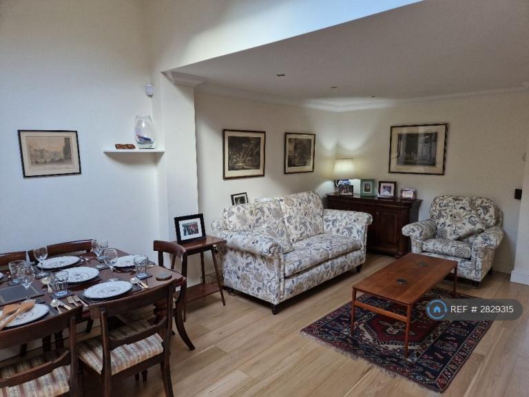 4 bedroom house in Timothy Close, London, SW4 (4 bed) (#2829315)