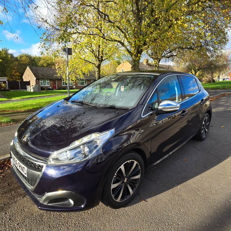 2016 Peugeot 208 Allure Premium, high spec, low miles