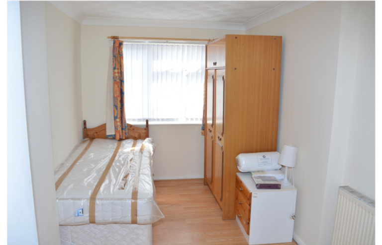 🏠**DSS HOUSING**DOUBLE ROOM in Stoke-On-Trent BROOMFIELD PI S, HANLEY, ST1 4BB