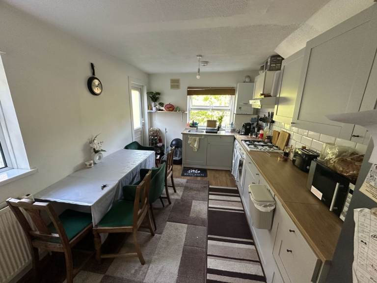 Spacious 2 Bedroom Flat To Rent – £225 Per Week