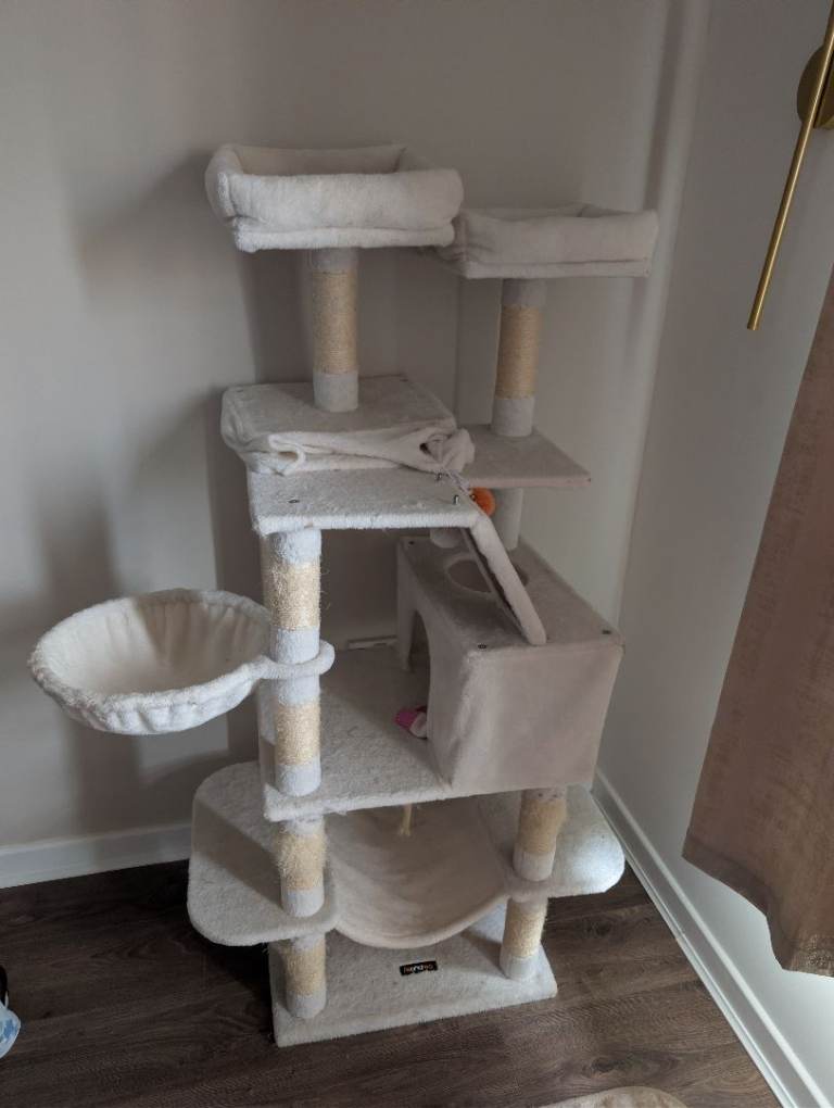 Cat tree