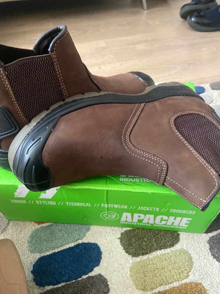 Apache men's work boots Size 10, steel toe caps.  