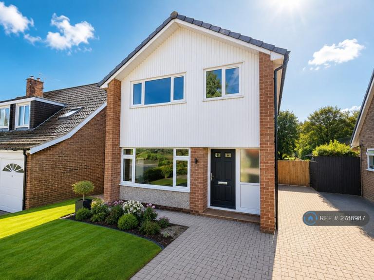 3 bedroom house in Hall Park Avenue, Leeds, LS18 (3 bed) (#2788987)