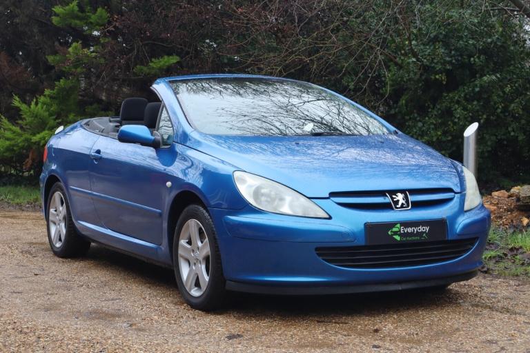2004 Peugeot 307 2.0 2dr Convertible **ULEZ Compliant** CONVERTIBLE Petrol Manual