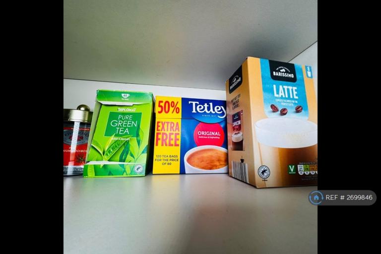 5 bedroom house in Port Stanley Close, Taunton, TA2 (5 bed) (#2699846)