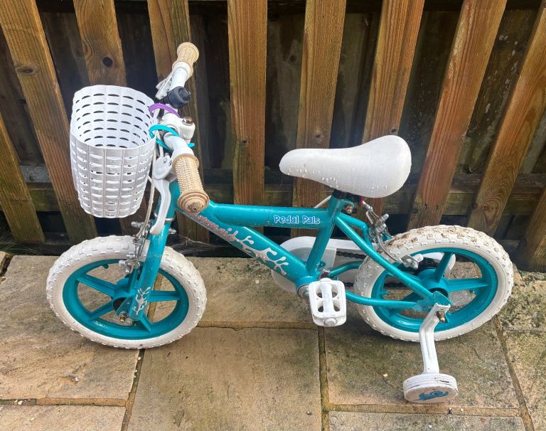 image for Girls bike age 4-6
