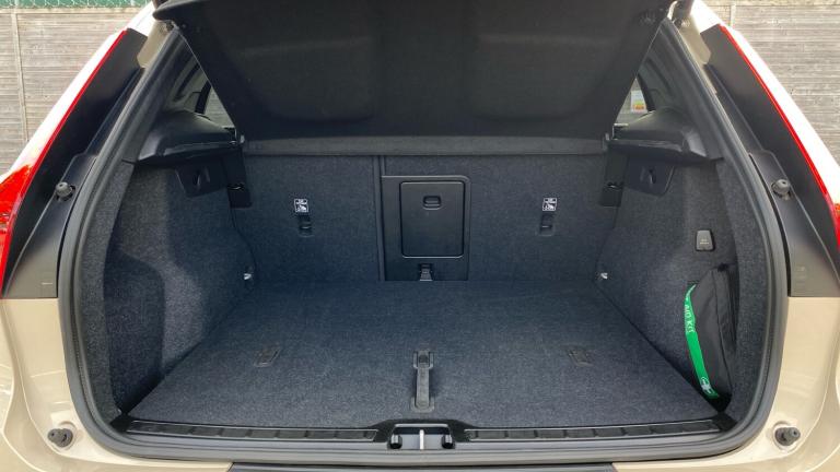 2025 Volvo XC40 2.0 B3P Plus Dark 5dr Auto Petrol Estate Estate Petrol Automatic