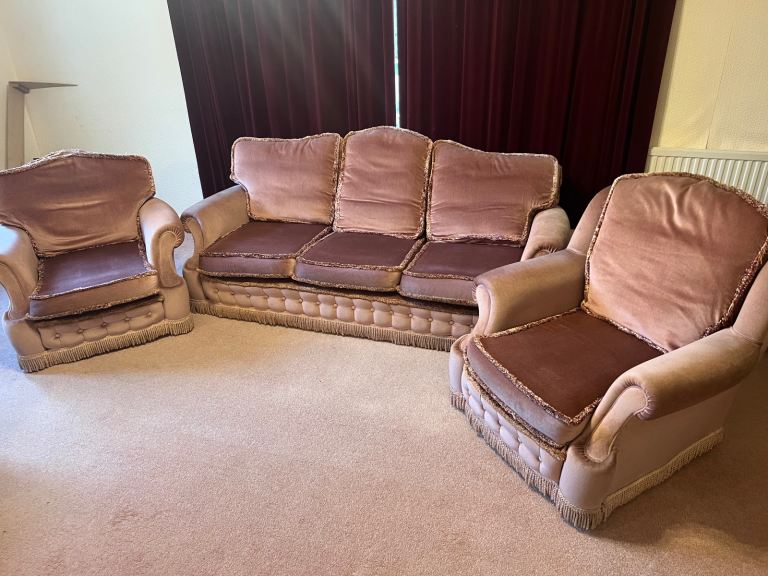 3 seater sofa and 2 arm chairs 