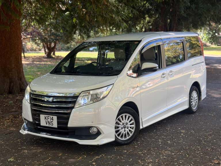 Toyota Voxy Manual