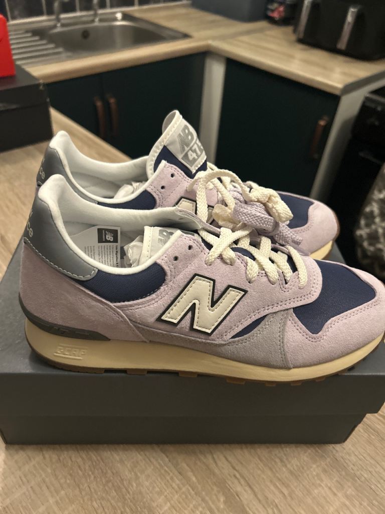 New Balance 471 Trainers size 9 Lilac and Navy, Brand New