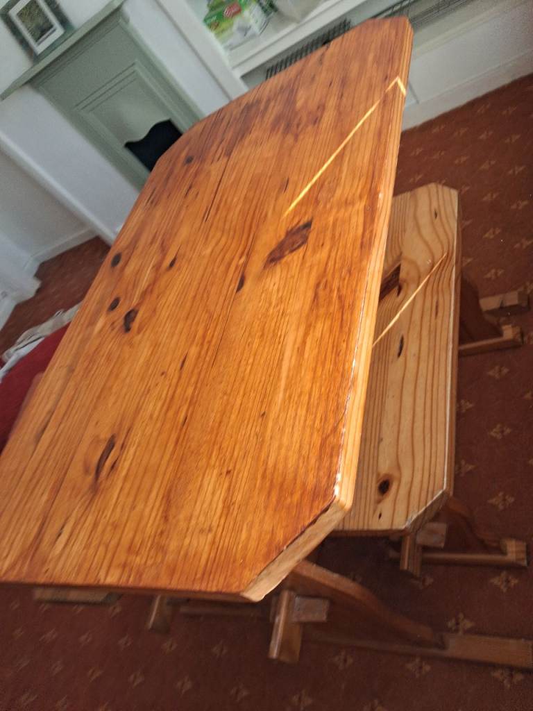 Dinning bench solid pine table, seats 4 people 