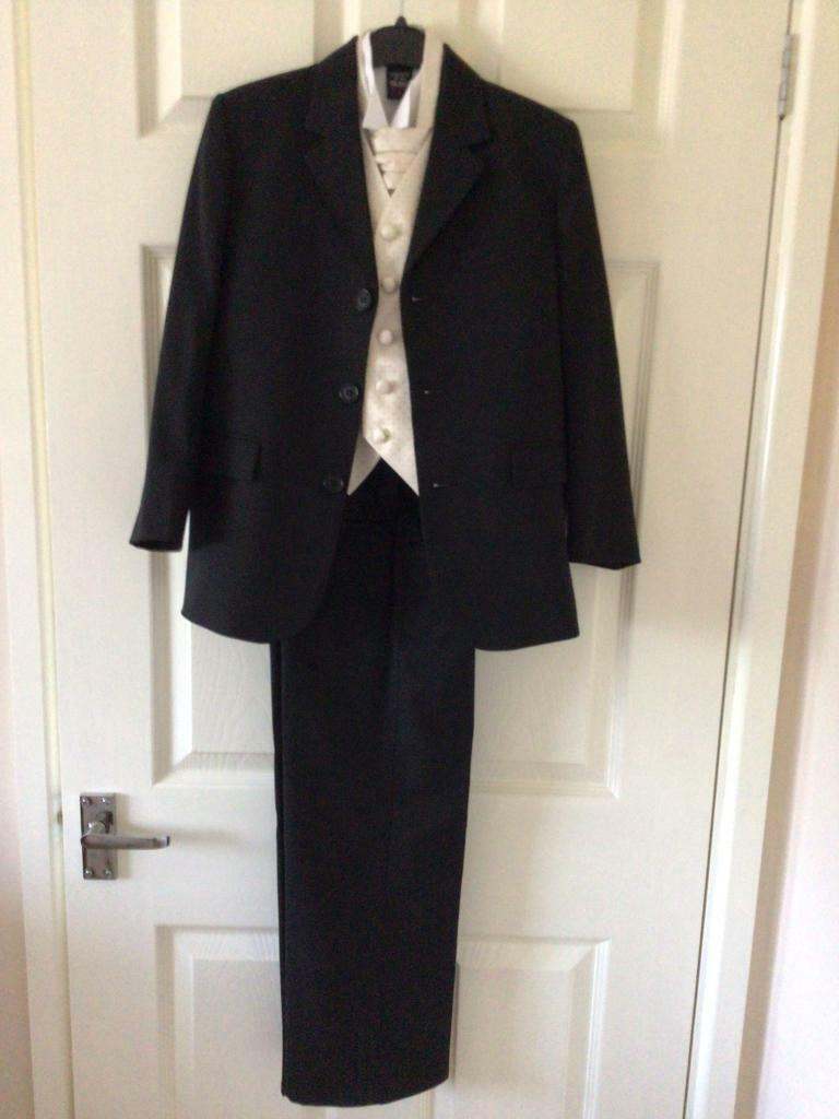 Wedding clothes and accessories