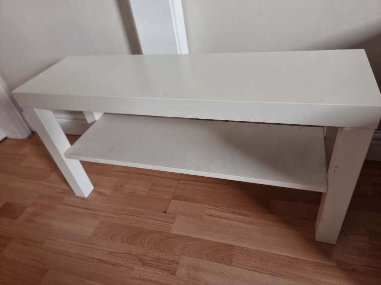 TABLE/STAND GREAT CONDITION